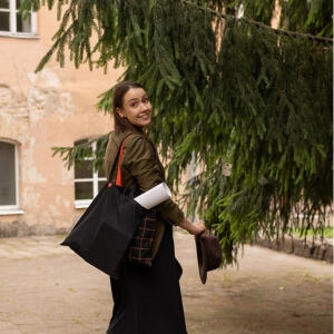 Ekskursijos po Vilnių su gide ir edukatorė Rūta Norkūne Gidė Rūta Norkūnė veda ekskursiją po Vilniaus senamiestį